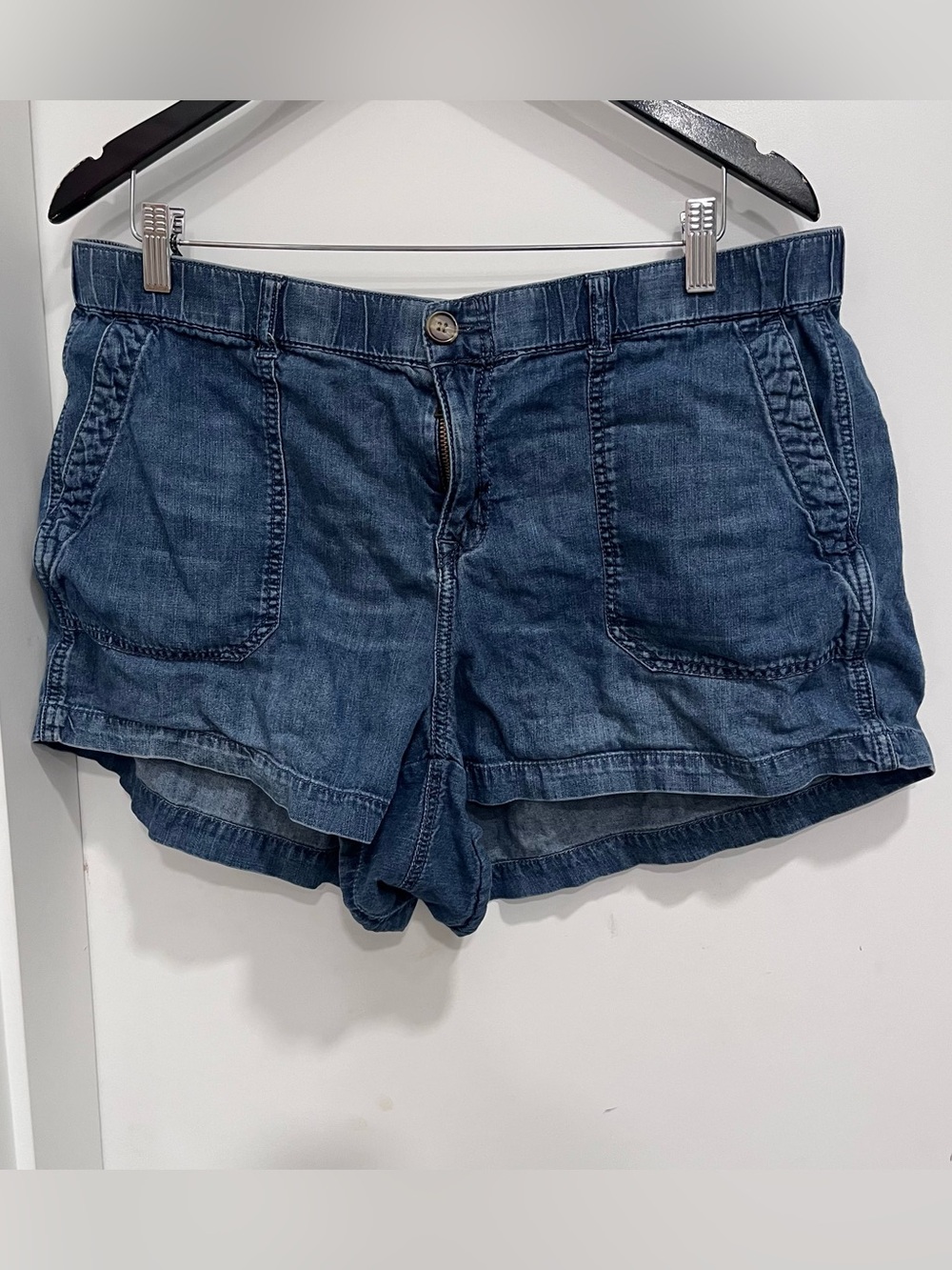Torrid Women's Dark Blue Denim Shorts Plus Size 18 Pockets